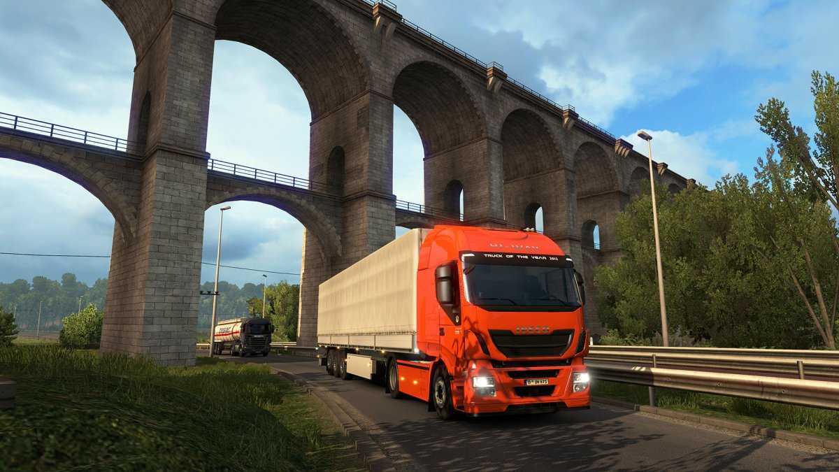 Euro Truck Simulator 2 — один из лучших примеров того, как мало иногда нужно для геймерского счастья Всего-то усадить за руль виртуального красавца-грузовика и оставить наедине с тысячами километров дорог И при этом не надо никаких погонь, экшена и крышес